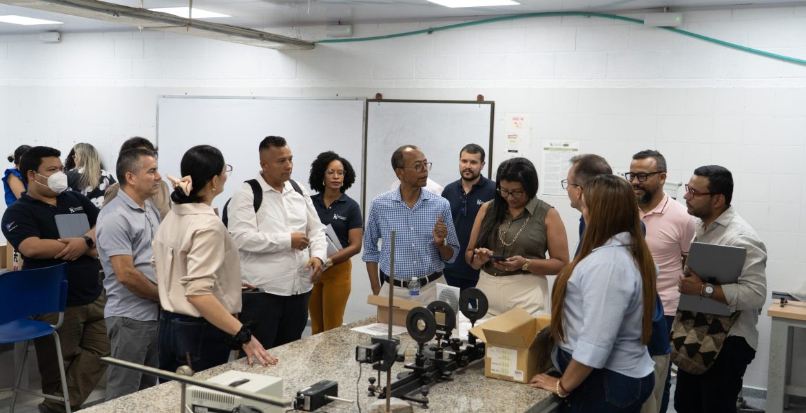 Recorrido del Ministerio de Educación destaca inversiones que fortalecen la calidad en la Universidad del Atlántico