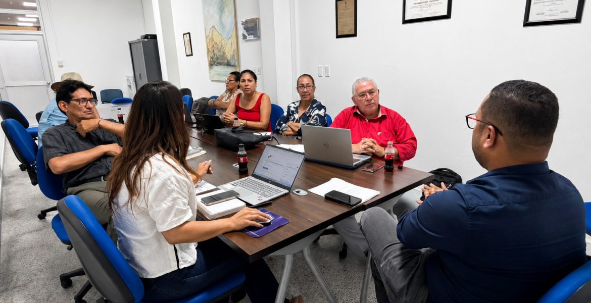 Sindicatos de la Universidad del Atlántico dan respaldo al rector Leyton Barrios