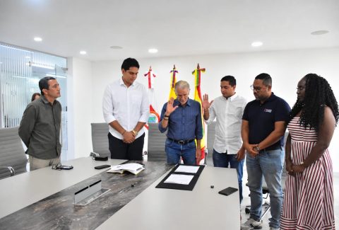 Jeremy Barboza Granados toma posesión como nuevo representante estudiantil ante el CSU de la Uniatlántico